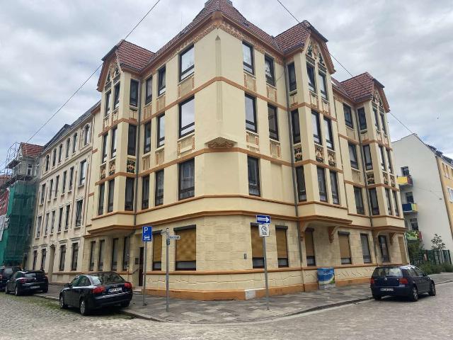Frisch renovierte 3 Zimmer Wohnung mit Balkon und modernisierten Badezimmer in Bremerhaven