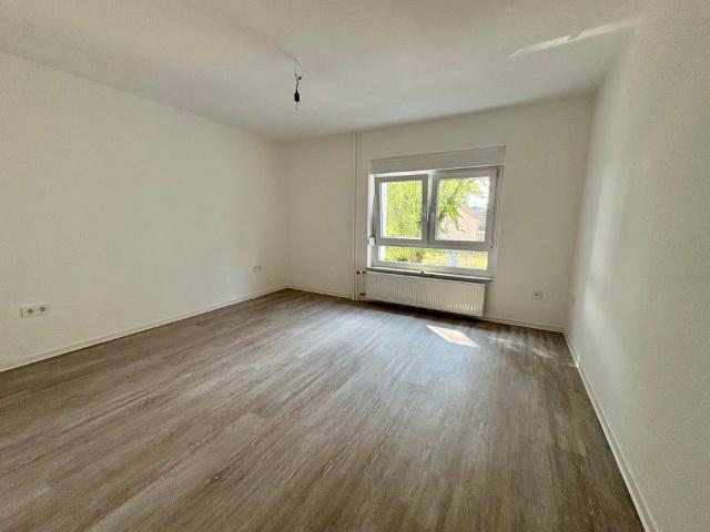 Frisch renovierte 3 Zimmer Wohnung mit Dusche