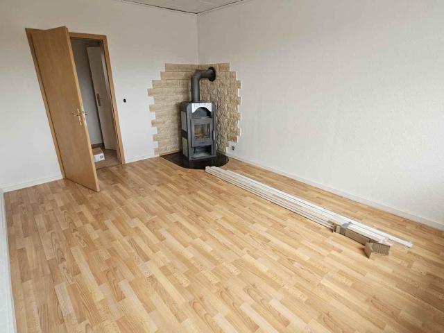 Frisch renovierte 3 Zimmer Wohnung mit Einbauküche & Balkon – wohngeldfähig, frei ab 01.09