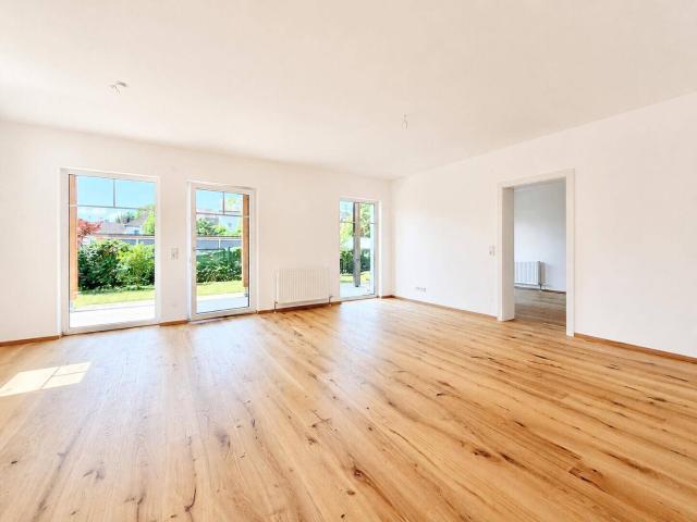 Frisch renovierte 3 Zimmer Wohnung mit Garten, Parkplatz und barrierefreiem Zugang in Neuzeug