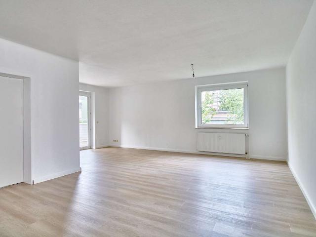 Frisch renovierte 3 Zimmer Wohnung mit großer Terrasse in Gütersloh
