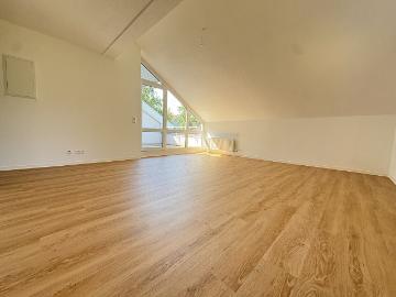 Frisch renovierte 3 Zimmer Wohnung mit sonniger Dachterrasse in Bietigheim Bissingen Bietigheimer Wohnbau