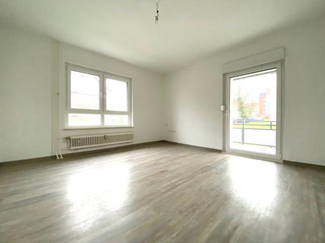 FRISCH renovierte 3 Zimmer Wohnung im Erdgeschoss