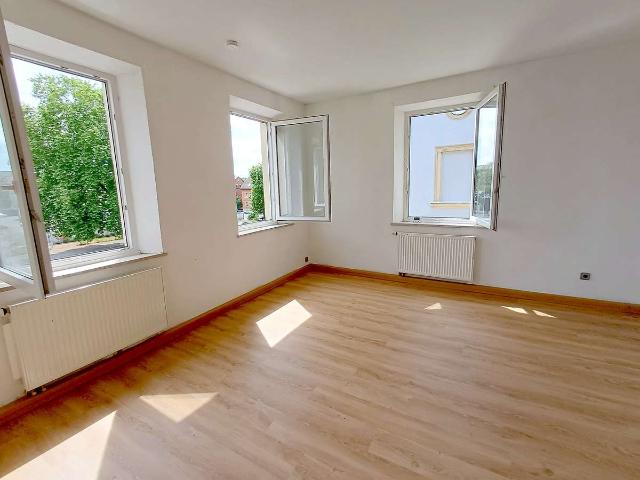 Frisch renovierte 3 Zimmer Altbauwohnung mit Einbauküche, ca. 77 m² – Bayreuth Altstadt