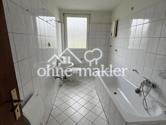 Frisch renovierte 3 Zimmer Dachgeschosswohnung mit Tageslichtbad & Gästebad in Essen