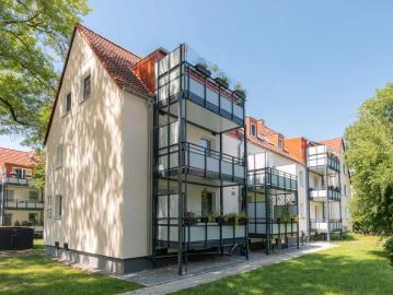 FRISCH renovierte 3 Zimmer Dachgeschosswohnung in wunscherschöner Siedlung