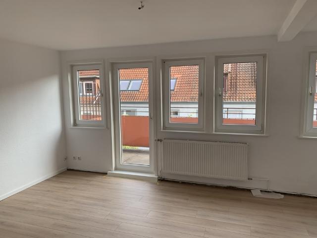 Frisch renovierte 3 Zimmerwohnung mit Balkon
