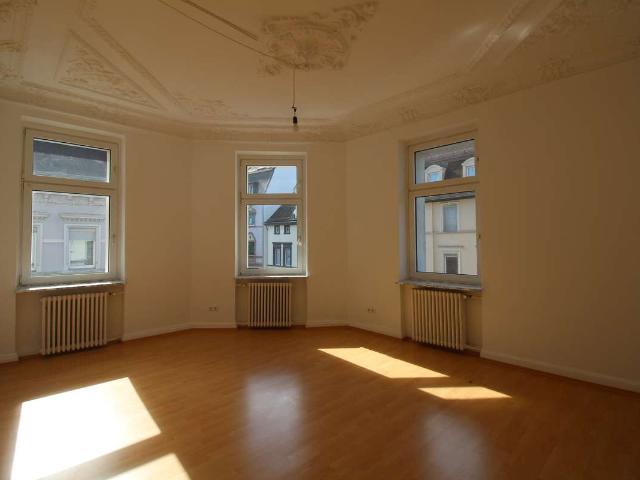 Frisch renovierte 3 Zimmerwohnung mit viel Platz