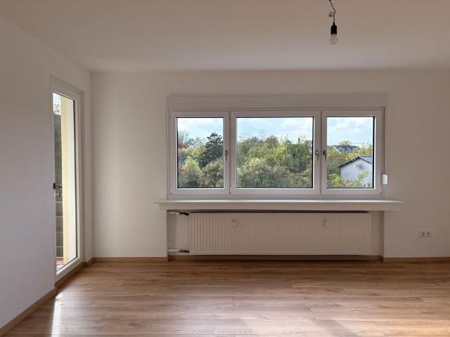 Frisch renovierte 3 ZKB mit Loggia in ruhiger Lage von Gruiten