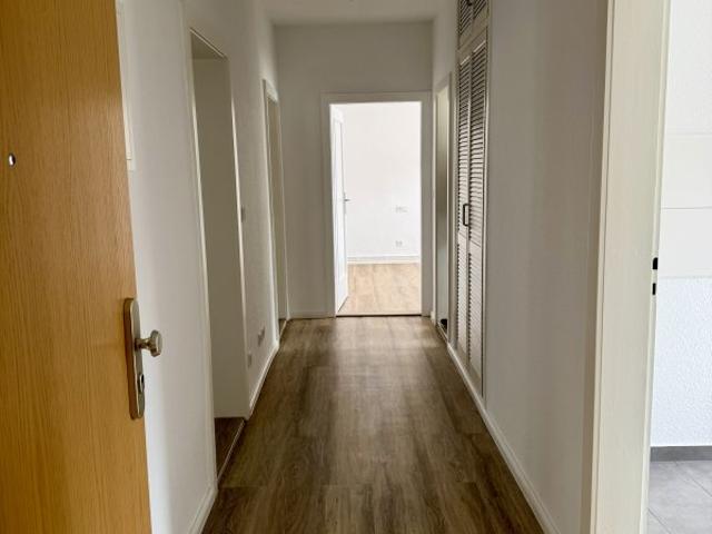 Frisch renovierte 3,5 Zimmer Wohnung mit Balkon, Garage und viel Stauraum in Eberswalde