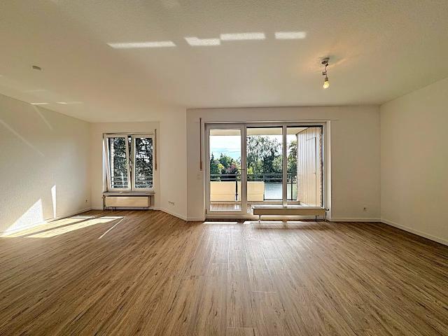 frisch renovierte Zwei Zimmer Wohnung