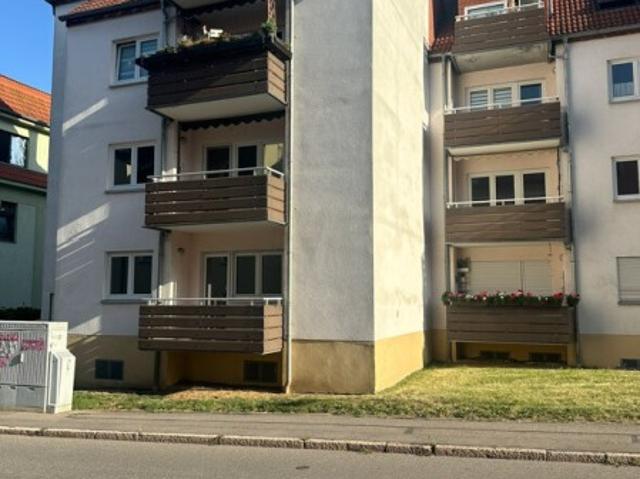 Frisch renovierte, charmante 3 Zimmer Wohnung mit Balkon in gepflegter Wohnanlage