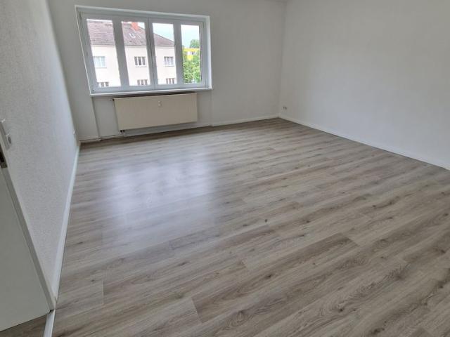 Frisch renovierte drei Zmmer Wohnung in Cracau hell und freundlich!