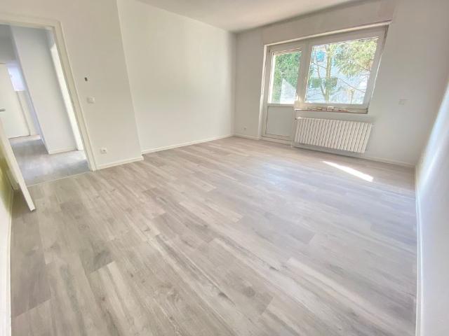 Frisch renovierte Erdgeschosswohnung mit Balkon