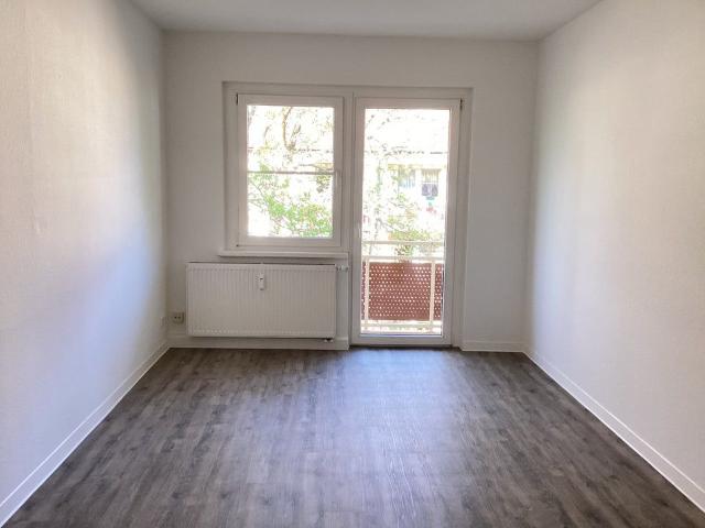 Frisch renovierte Erdgeschosswohnung mit Balkon und Tageslichtbad
