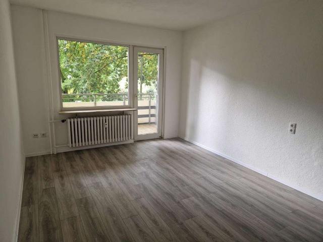 Frisch renovierte gemütliche 3 Zimmer Wohnung mit Balkon