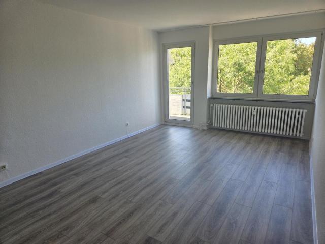 Frisch renovierte, gemütliche 3 Zimmer Wohnung mit Balkon in Meiderich