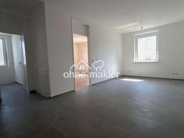 Frisch renovierte, helle 2,5 Zimmer Wohnung