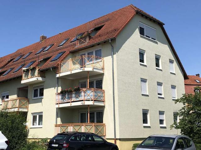 Frisch RENOVIERTE/ SANIERTE 2 Zimmer Wohnung mit BALKON