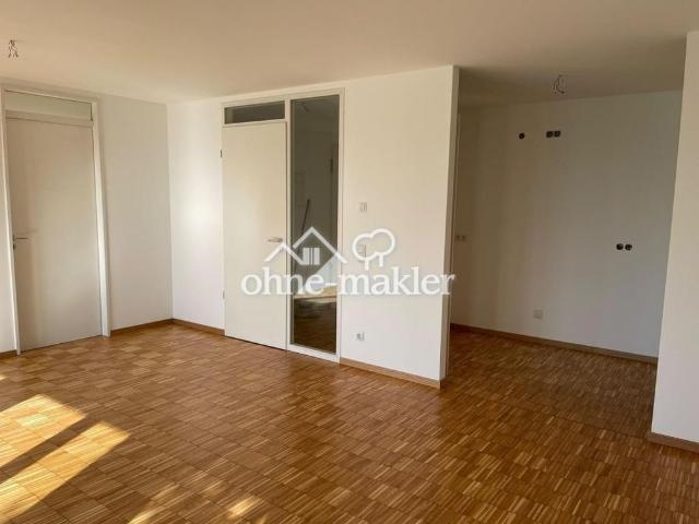 Frisch renovierte sonnige 2 Zimmer Wohnung mit Westausrichtung
