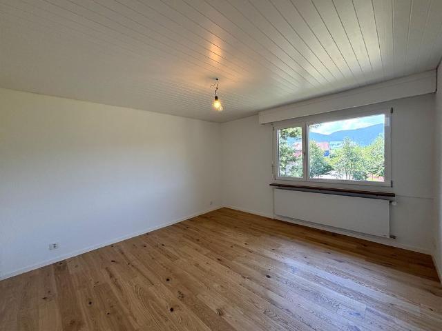Frisch renoviertes 5.5 Einfamilienhaus an sonniger Lage