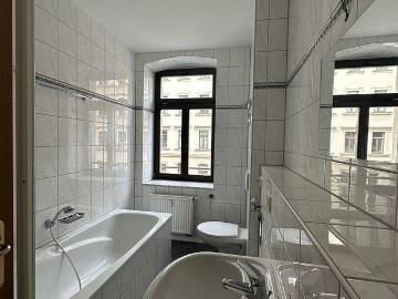 FRISCH renoviertes FAMILIENEST im SCHLOß mit TIEFGARAGE