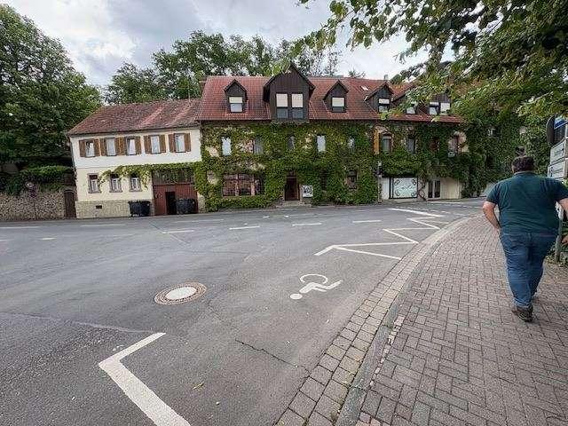 Frisch renoviertes Hotel mit 46 Zimmer * plus 7 Mietwohnungen und Gewerbefläche