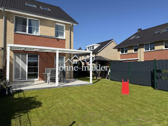 Frisch renoviertes Reihenendhaus mit Gartenparadies & XL Terrasse