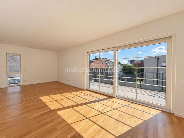 FRISCH RENOVIERTES WOHNGLÜCK MIT SONNIGEM AUSSENBEREICH!