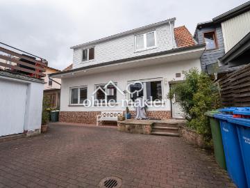 Haus kaufen in Hauptstraße, Linden - Ausgestattete Küche