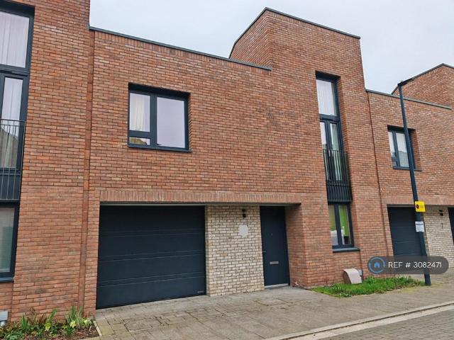 Frise Street, Patchway, Bristol, BS34 3 bed terraced house to rent £2,200 pcm £508 pw