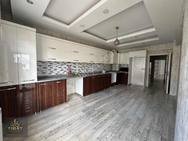 [frt]yeni Mahallede Satılık 4+1 Daire
