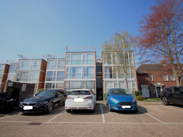 Fryent Close, Kingsbury, London, NW9 9SD
