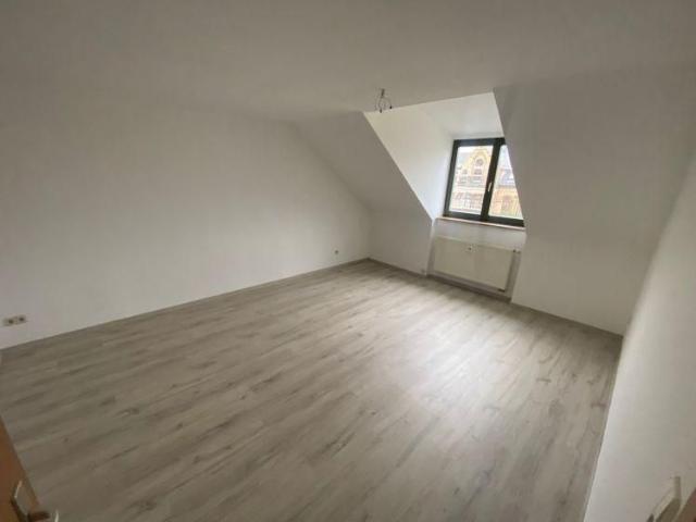Ftei ab dem 1.12.26 ! Wohnen auf dem Kaßberg DG Bad mit Wanne + Fenster