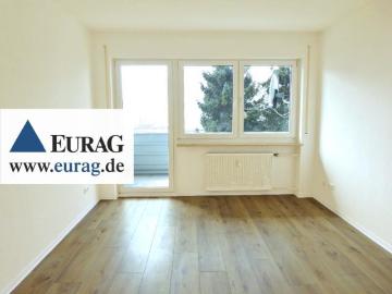 FÜ Sack: Helle 2 Zi Whg 1.OG o.A. mit Tageslichtbad und zwei Balkonen