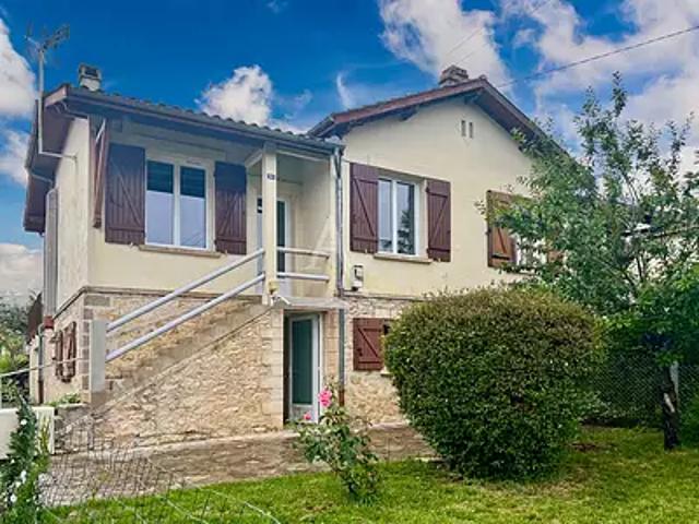 Fumel 47500 Achat / Vente maison 4 pièces t4 au dernier étage terrasse