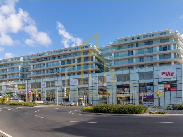 Apartamento T4 | FUNCHAL CENTRUM | Exclusividade no Coração do Funchal Viver no centro da cidade com elegância, conforto e tudo à sua porta