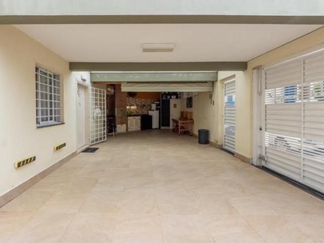 Confortável casa para venda em Vila Oratório com 3 quartos, sendo 1 suíte, 107m²