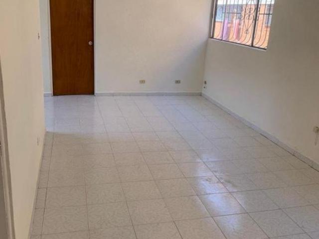 FUNCIONAL Y COMODO DEPTO EN PRIMER PISO
