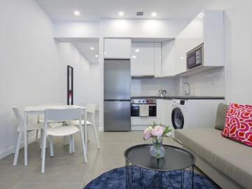 Functional, modern and well connected in a quiet residential area