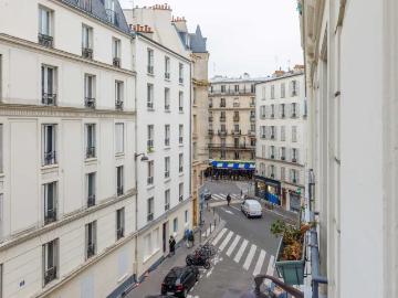 Functional and Perfectly Optimized: Charming 1 Bedroom Apartment in the 18th Arrondissement, Paris Amsterdam Apartments for Rent
