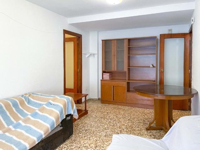 Functional flat for rent in red apartments area in Requena