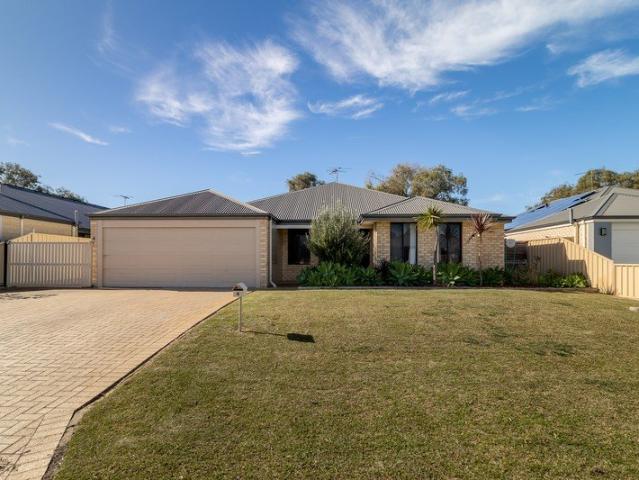 Functional, tidy home in central Broadwater location