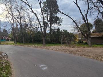 Funes Alquiler Casa a reciclar con gran pileta sobre Lote de 2100 m2 ideal desarrollos comerciales