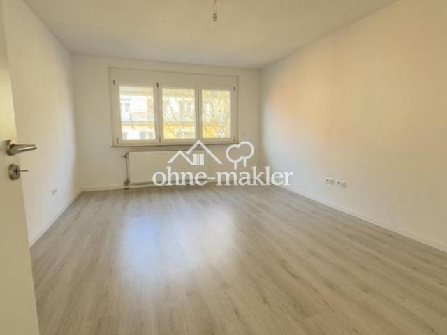 Fünf Zimmer Wohnung in Pforzheim – modernisiert, lichtdurchflutet, mit Kamin und zwei Bädern