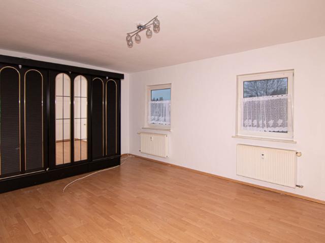 Fünf Zimmer Familienoase mit 2 Bädern und Stellplatz inklusive!
