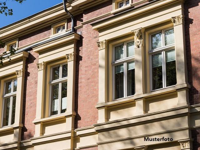Fünffamilienhaus mit 2 Garagen+ Kapitalanlage