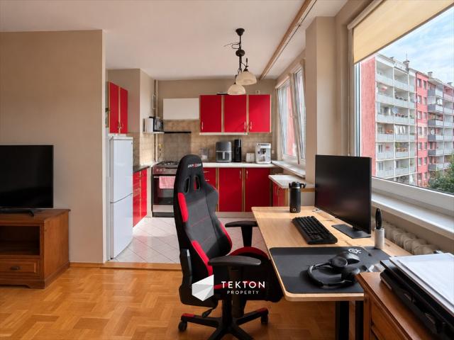 Funkcjonalne 32,3 m² z balkonem, oddzielną kuchnią zapraszam