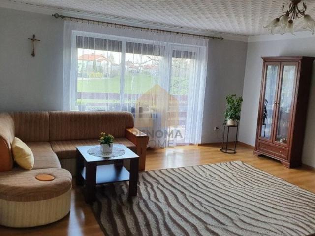 Na sprzedaż funkcjonalny dom 180 m² z niezależnym wejściem