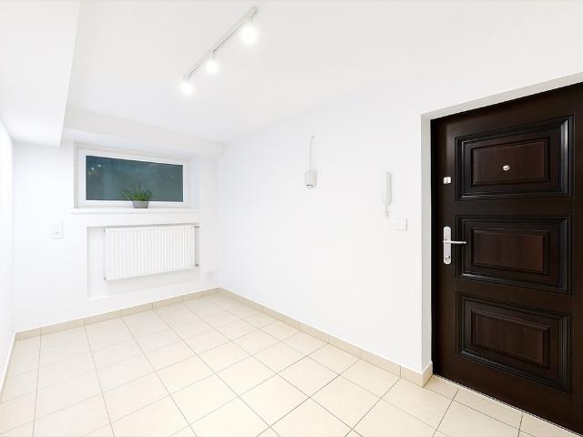 Lokal usługowo biurowy 12 m² z prywatną łazienką Sosnowiec